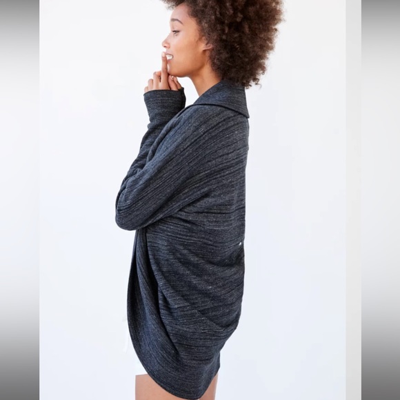 Aritzia Wilfred Diderot sweater cardigan S Black - Picture 2 of 8